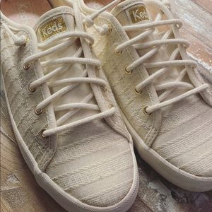 Kids cream color KEDS.